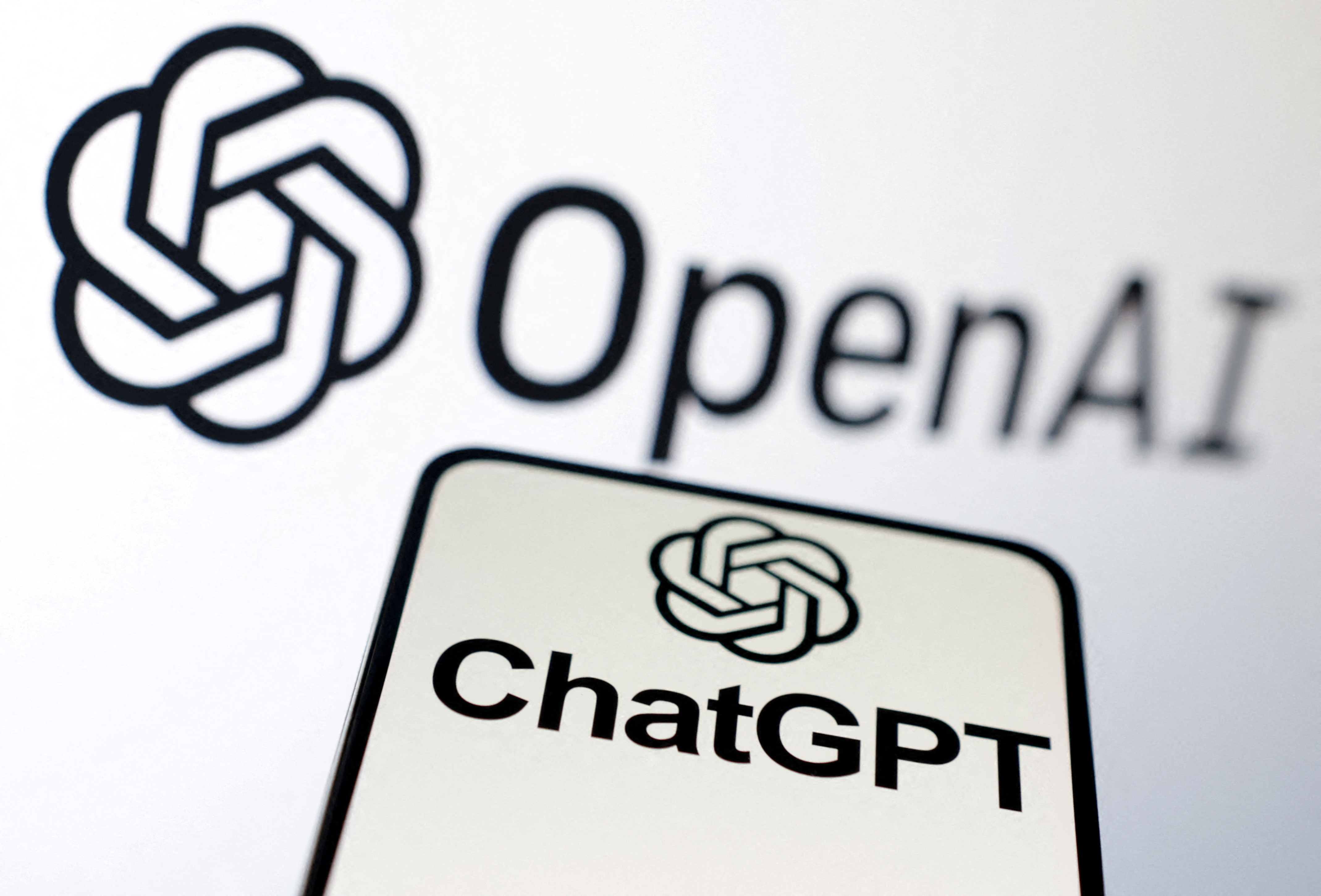 Закрывает ли OpenAI браузер ChatGPT Atlas? Разбираемся, что известно на самом деле