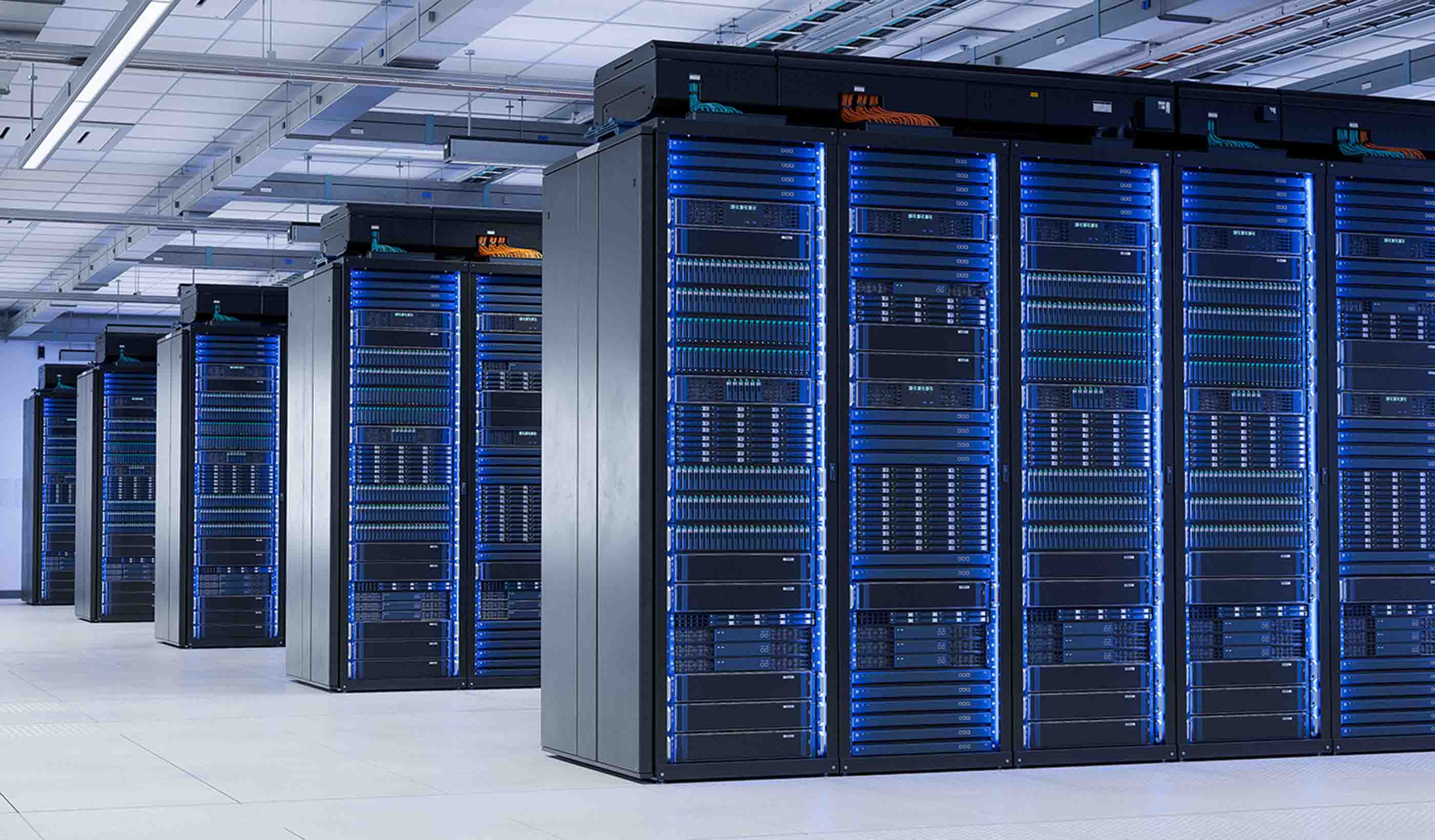 Минцифры обсуждает идентификацию клиентов хостинга через «Госуслуги», под удар попадают VPN на российских VPS